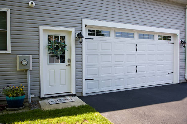 24/7 Emergency Garage Door Panel Replacement experts in Woodson County County, KS